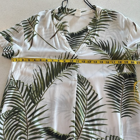 H&M White & Green Palm Leaves Dress - Size US 2 - V-Neck - (Fits like L-XL) - Picture 8 of 11